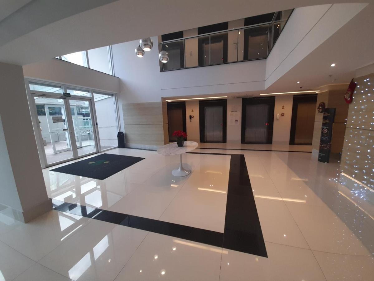 1202 Aeroporto Apartment *